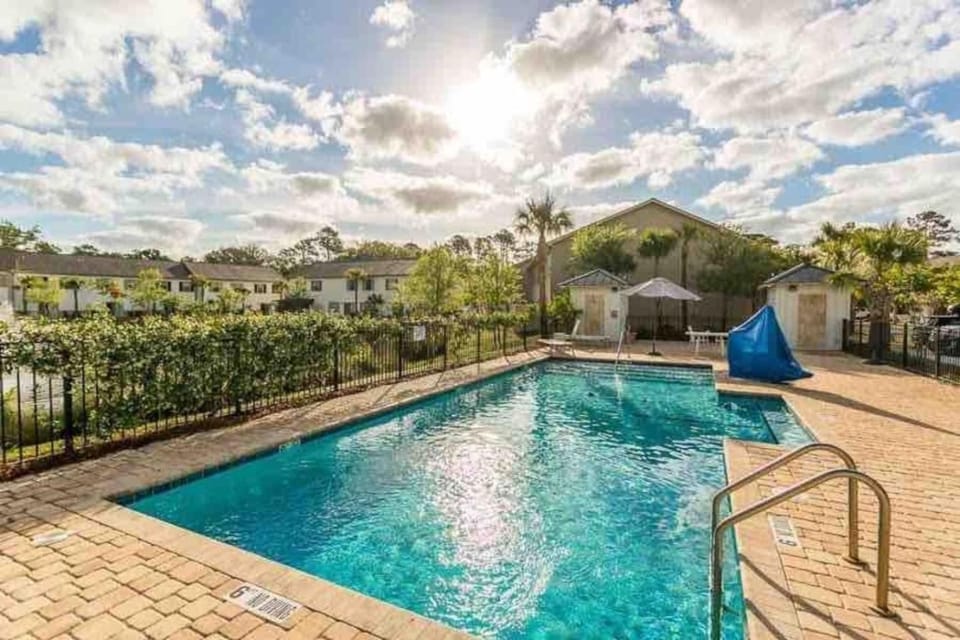 Pets Welcome, Central, Spacious St Simons Retreat House in Saint Simons Island