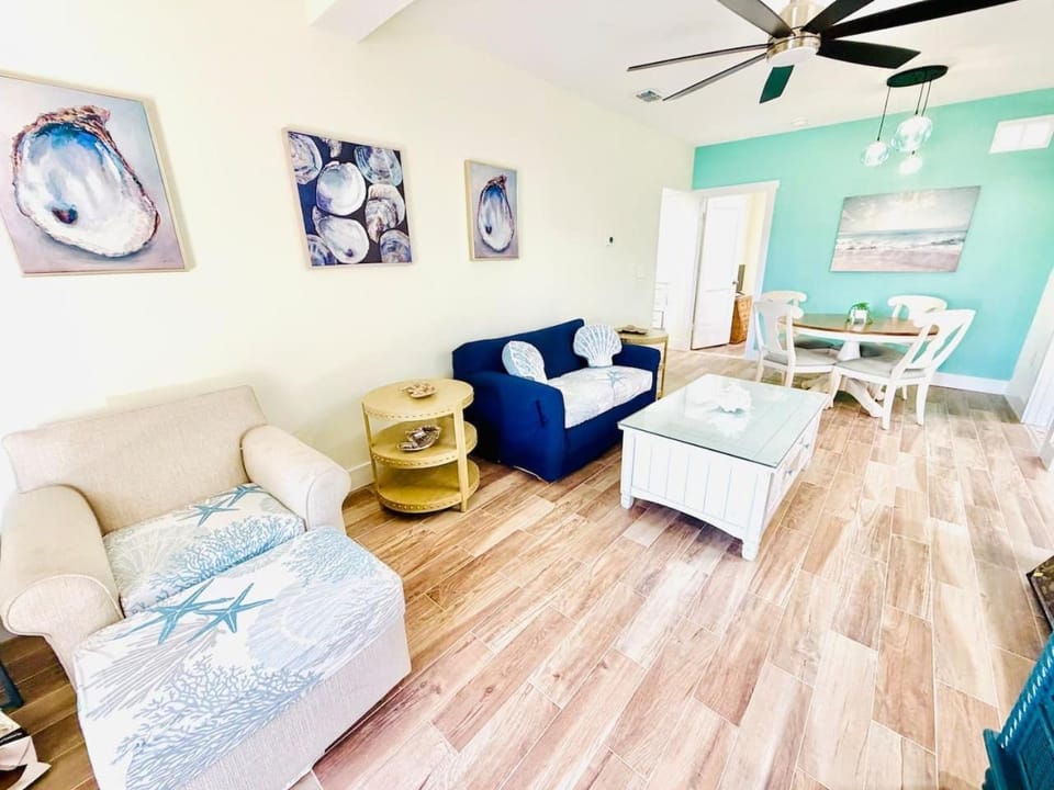 Sleeps 9 Quiet and Private Beach Access Walkable House in Estero Island
