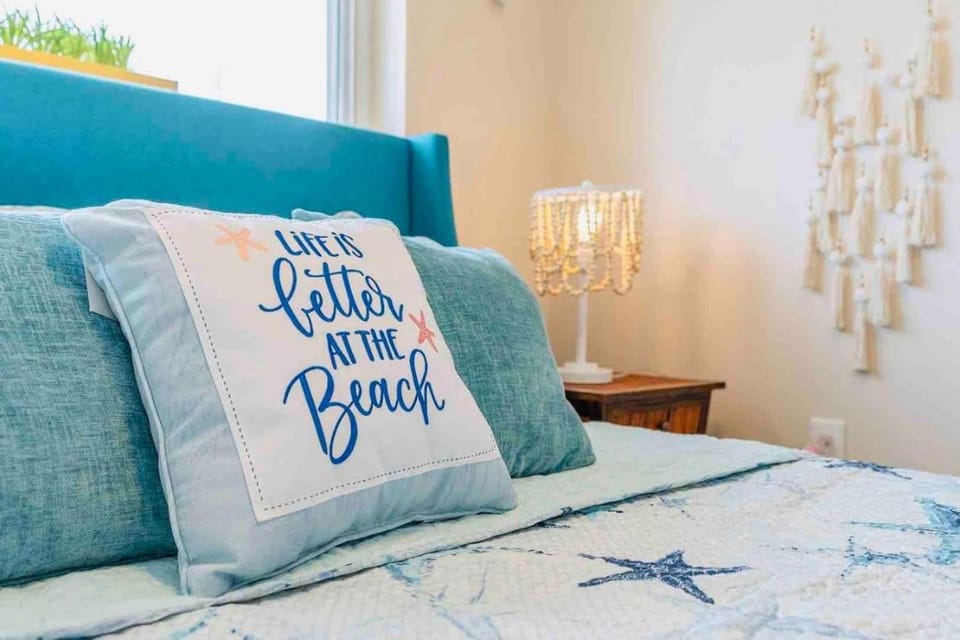Indian rocks beach, Steps to Ocean, renovated House in Indian Rocks Beach