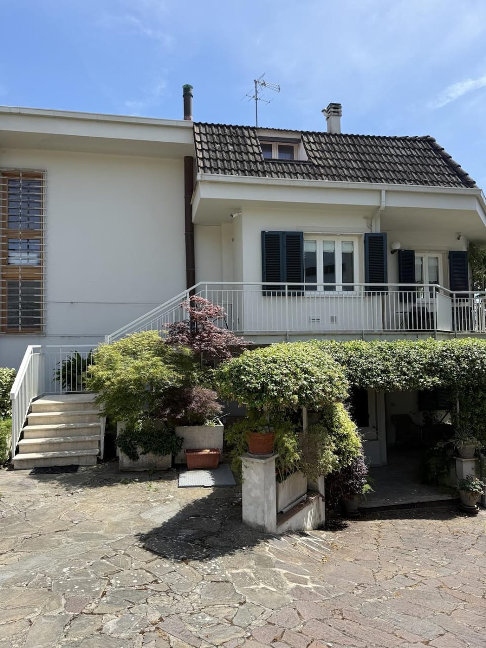 Property building, Day, Garden