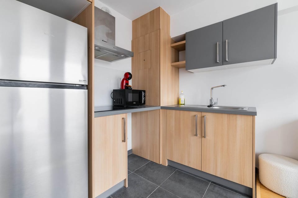 Studio lumineux avec terrasse Courbevoie - 2P Apartment in Courbevoie