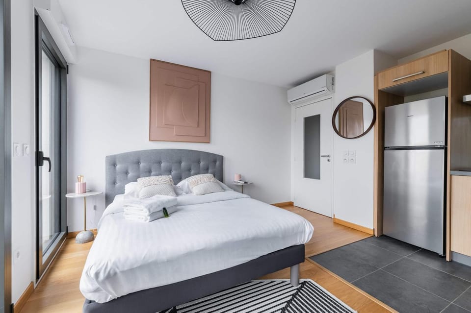 Studio lumineux avec terrasse Courbevoie - 2P Apartment in Courbevoie