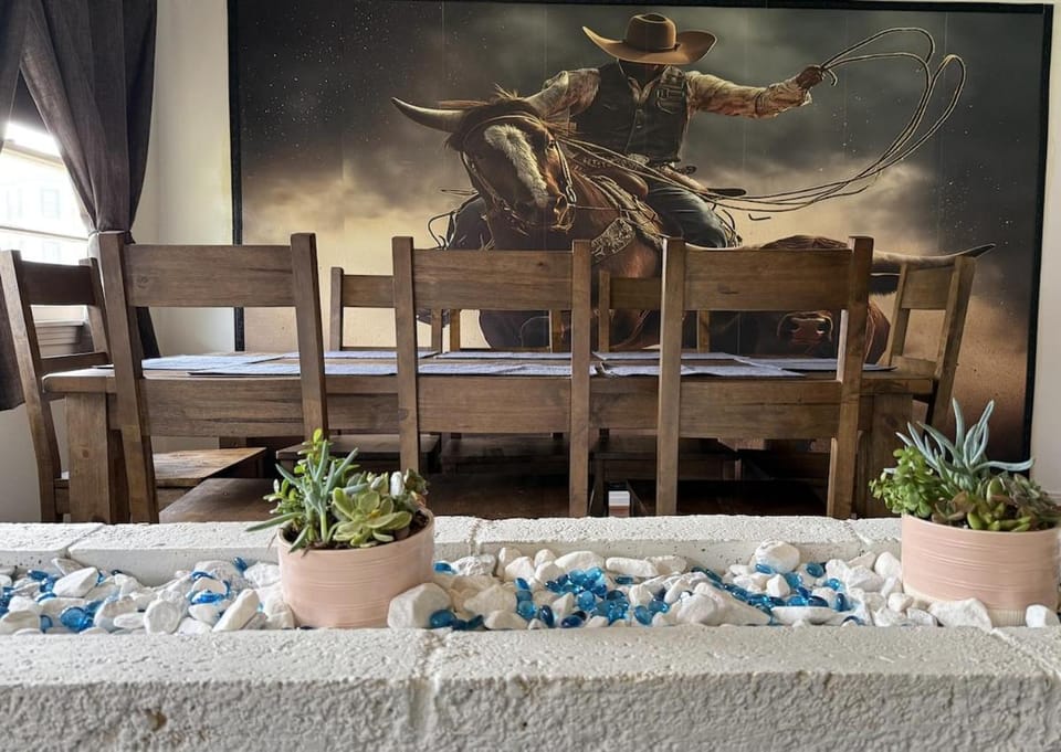 Decorative detail, Dining area