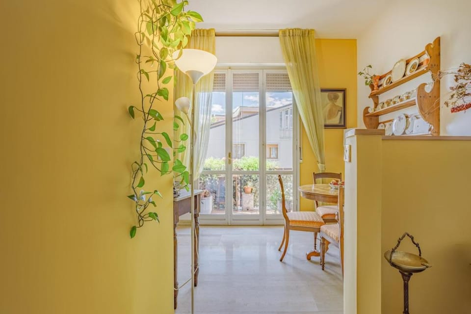 Dining area, kitchen