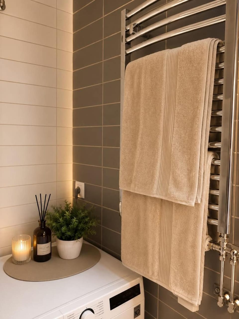 Bathroom, towels