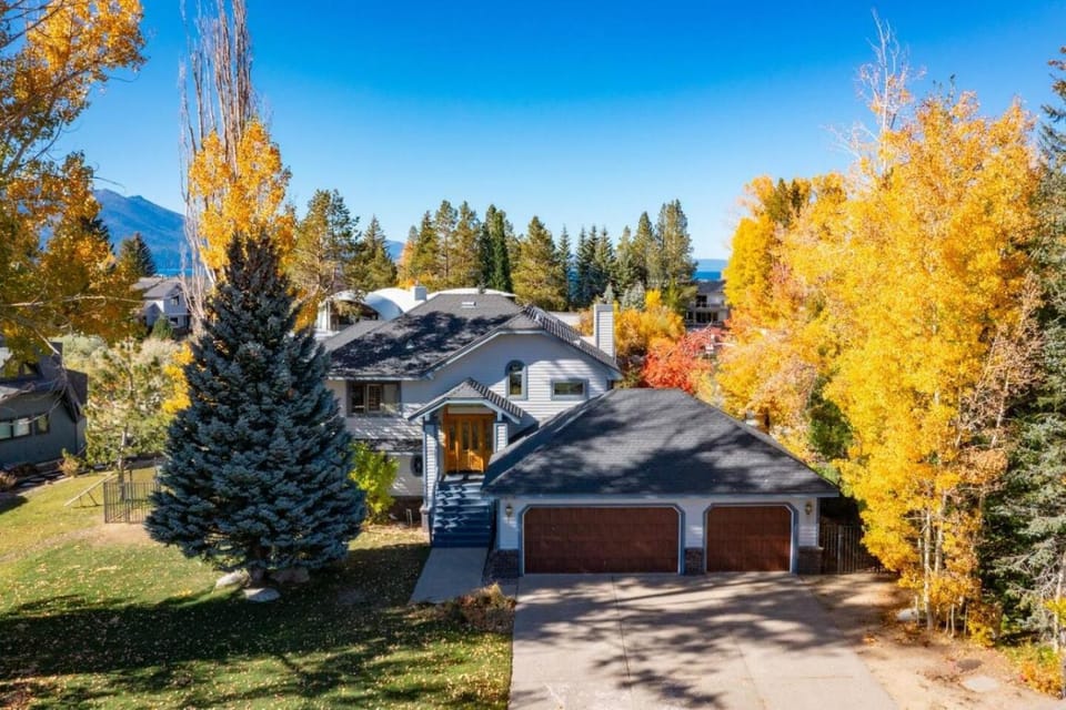 2255 White Sands House in South Lake Tahoe