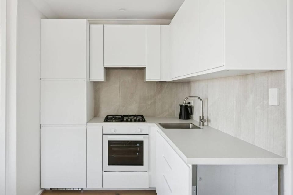 South Beach Retreat Walk to Beach, Cafes, Bars Apartment in Perth