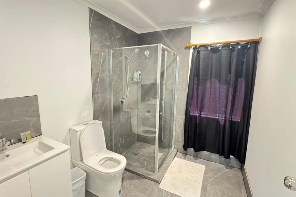Shower, Bathroom, towels