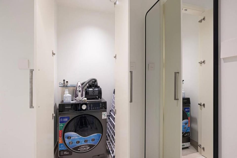 Mahogany 25 - 2BR 10 Guests - Walk to Dubai Mall Apartment in Dubai