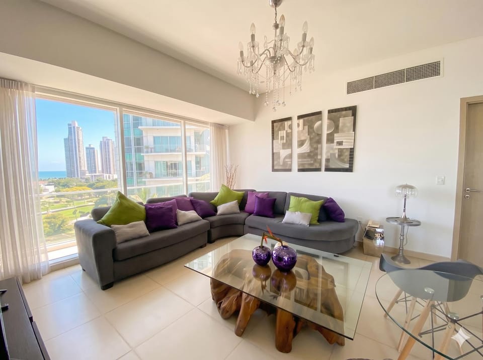 Living room, Photo of the whole room