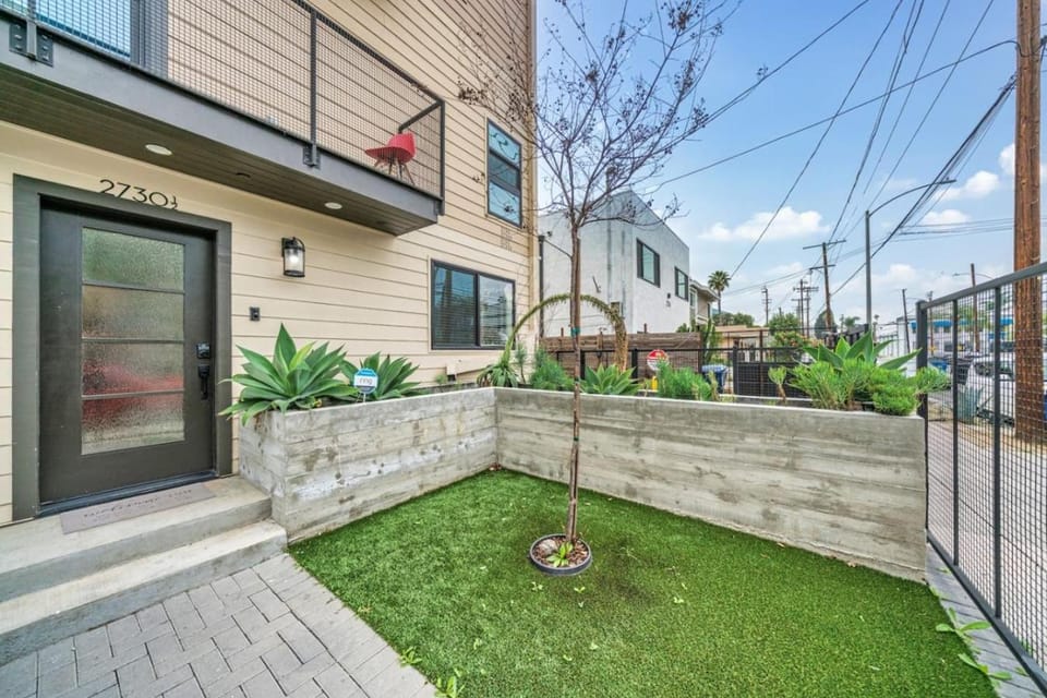 Private 1 bedroom home close to Korean Town and Patio House in Los Angeles