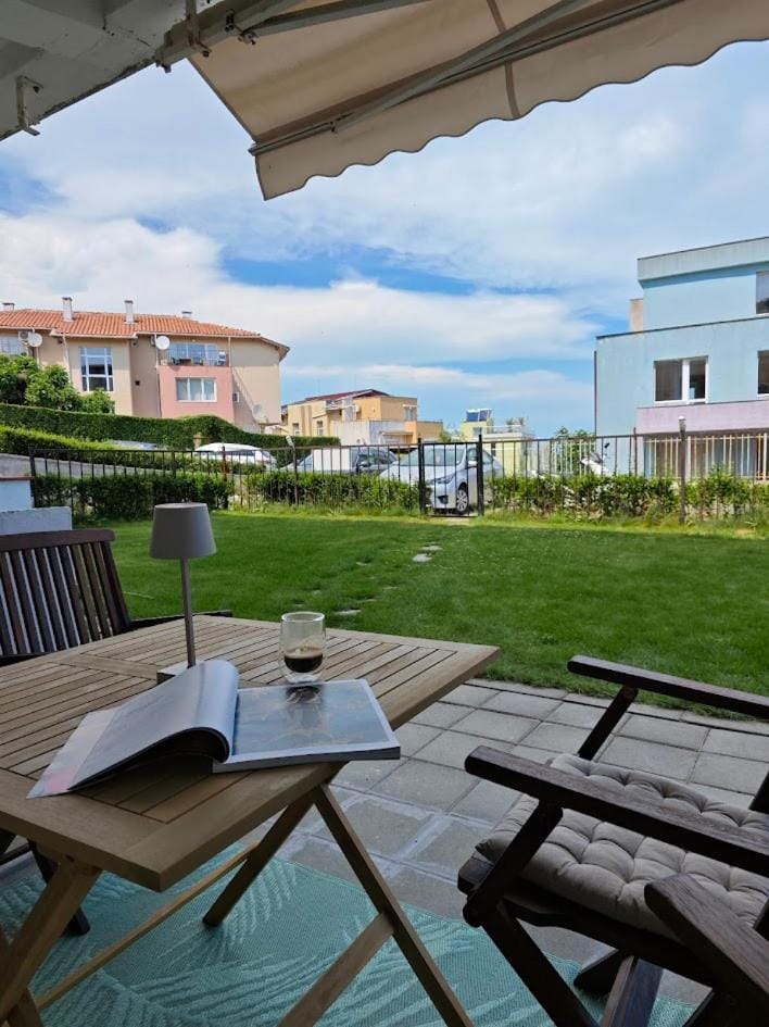 Patio, Garden