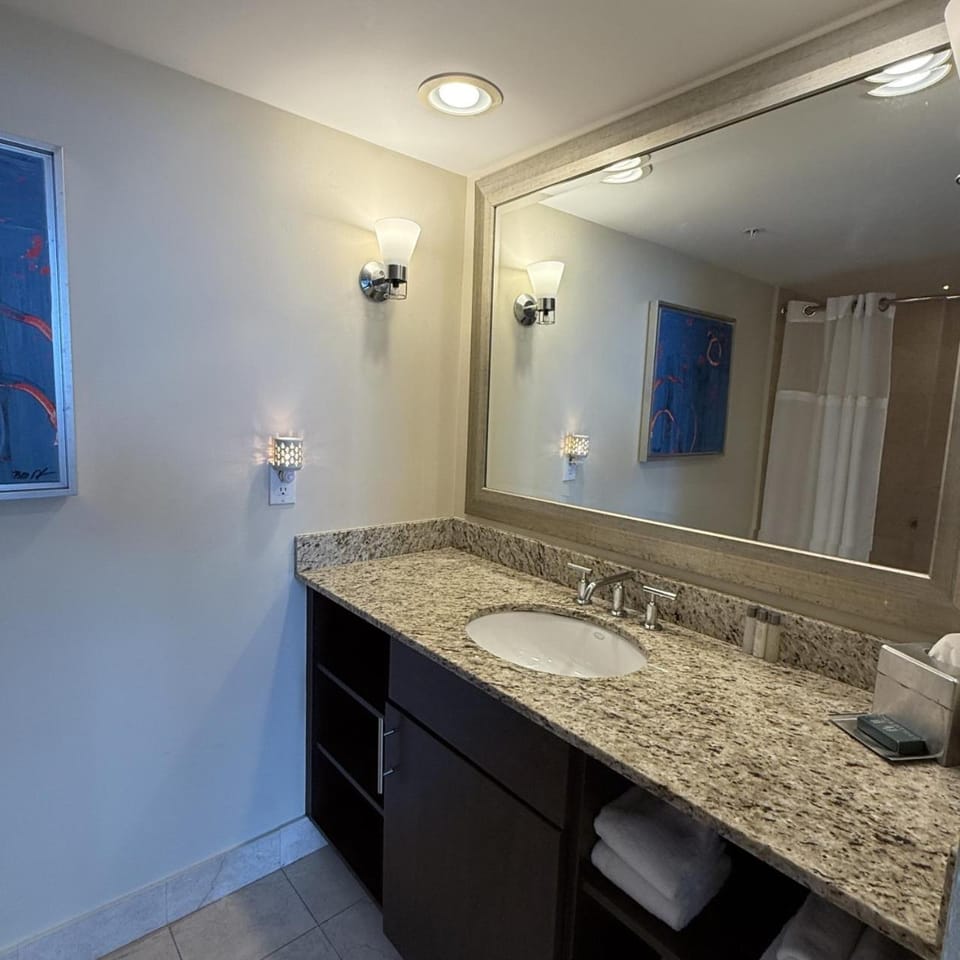 2 Bedroom 2 Bath with Panoramic Views House in Fort Lauderdale