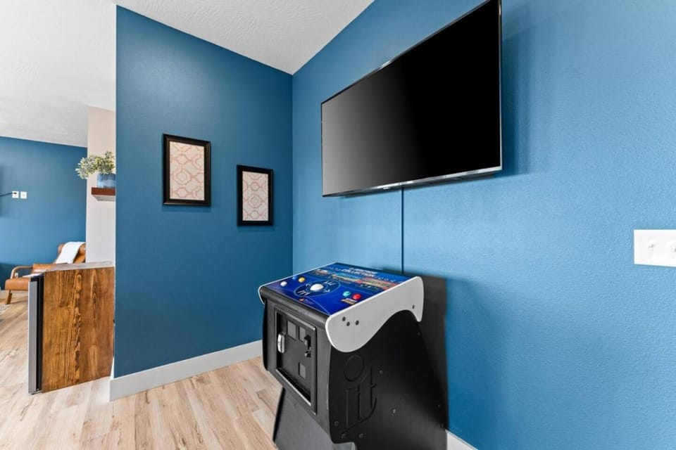 Stunning view-Hot Tub-Game Room-Indoor Pool Access House in Branson