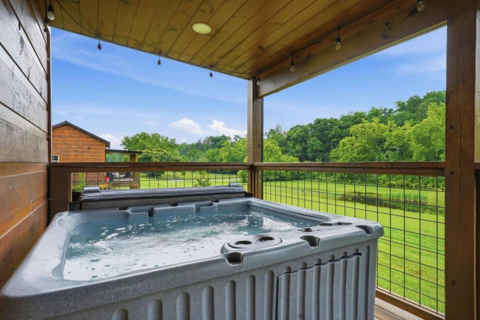 Twilight Meadow - Hot Tub, Patio and Views! House in Douglas Lake