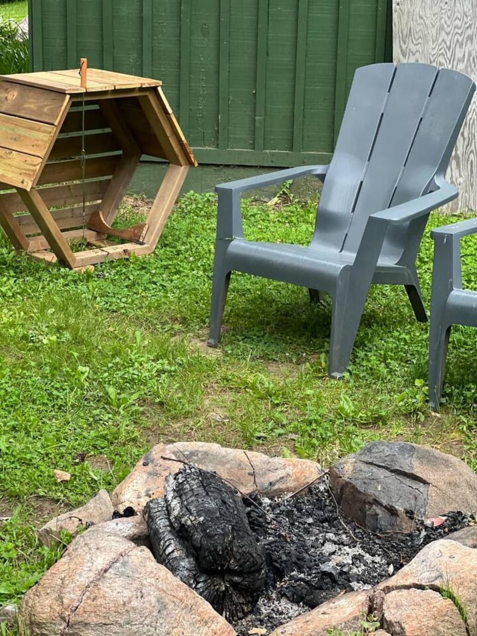 Pine Cabin- 2 Min to Lakes-Snowmobile Trails Cabin in Lake of Bays