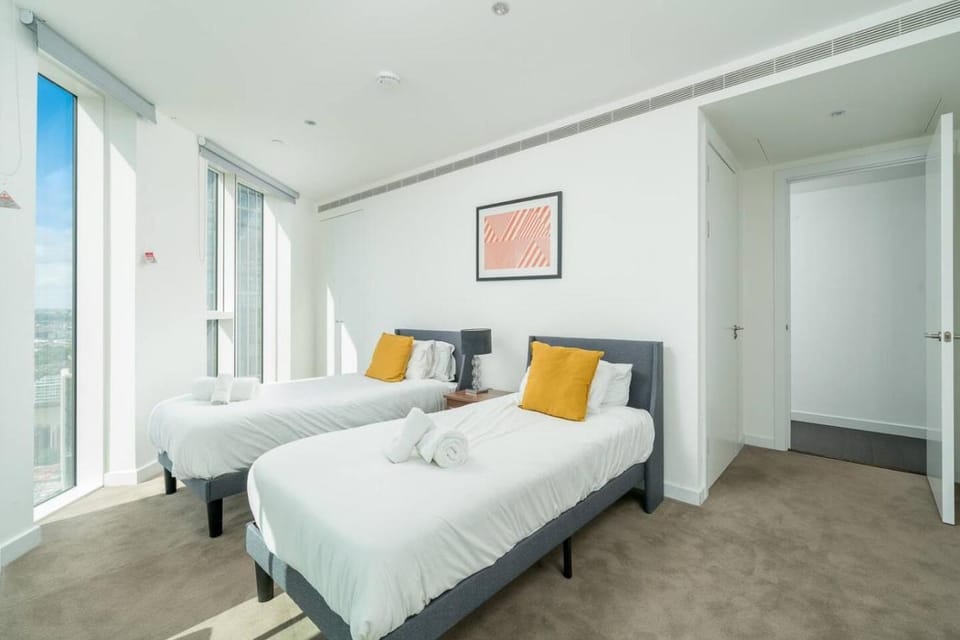 River View 2BR 2BA Central London with Gym House in London