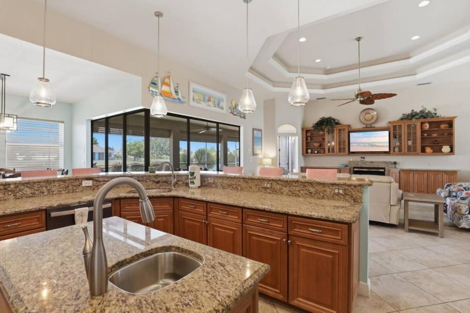Waterfront Villa Cape Coral House in Cape Coral