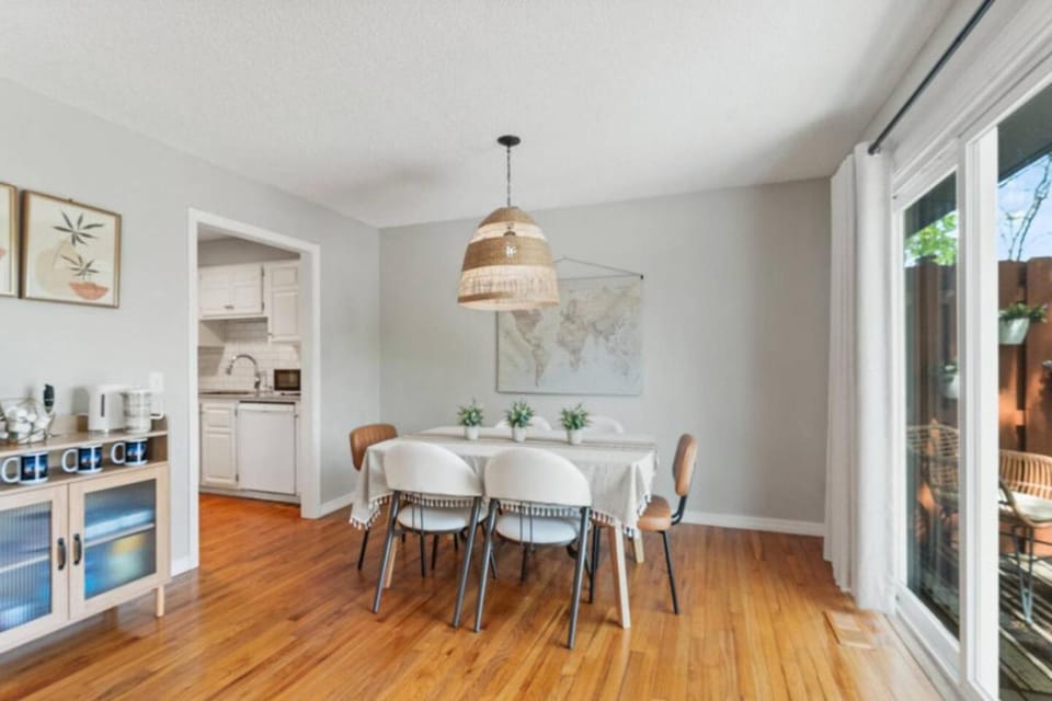 Family-friendly 3BR near Trails with Patio House in Bella Vista