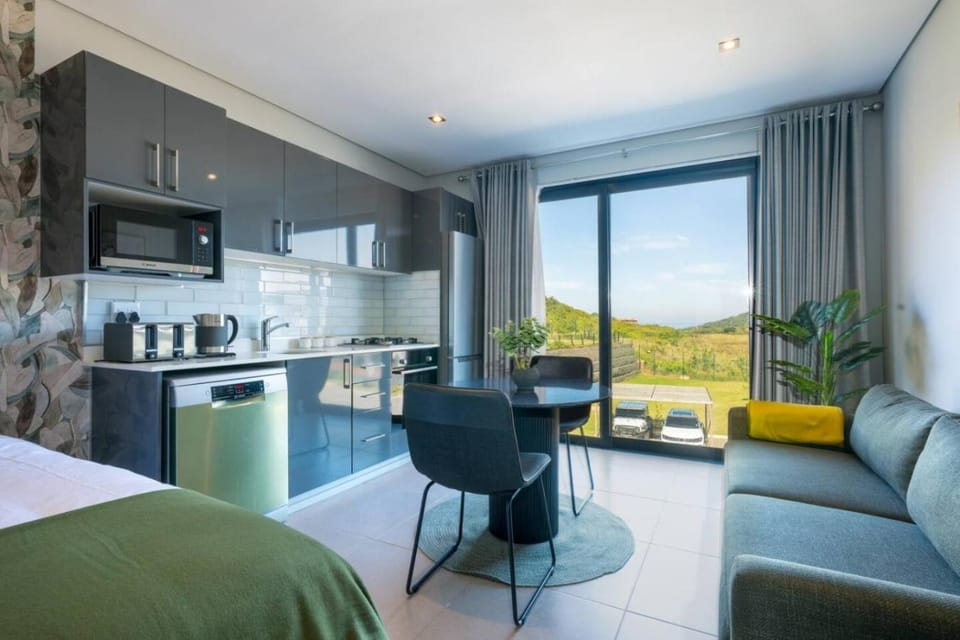 Natural landscape, Coffee/tea facilities, Kitchen or kitchenette, Photo of the whole room, toaster