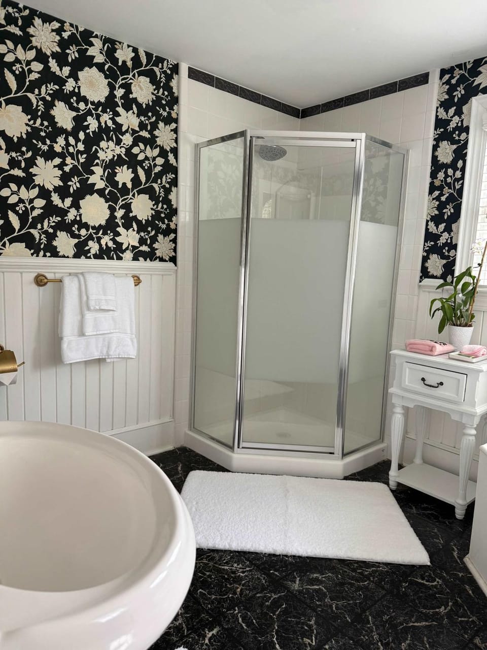 Elizabeth's Room with Spa Tub Ann Street Inn Bed and Breakfast in Beaufort