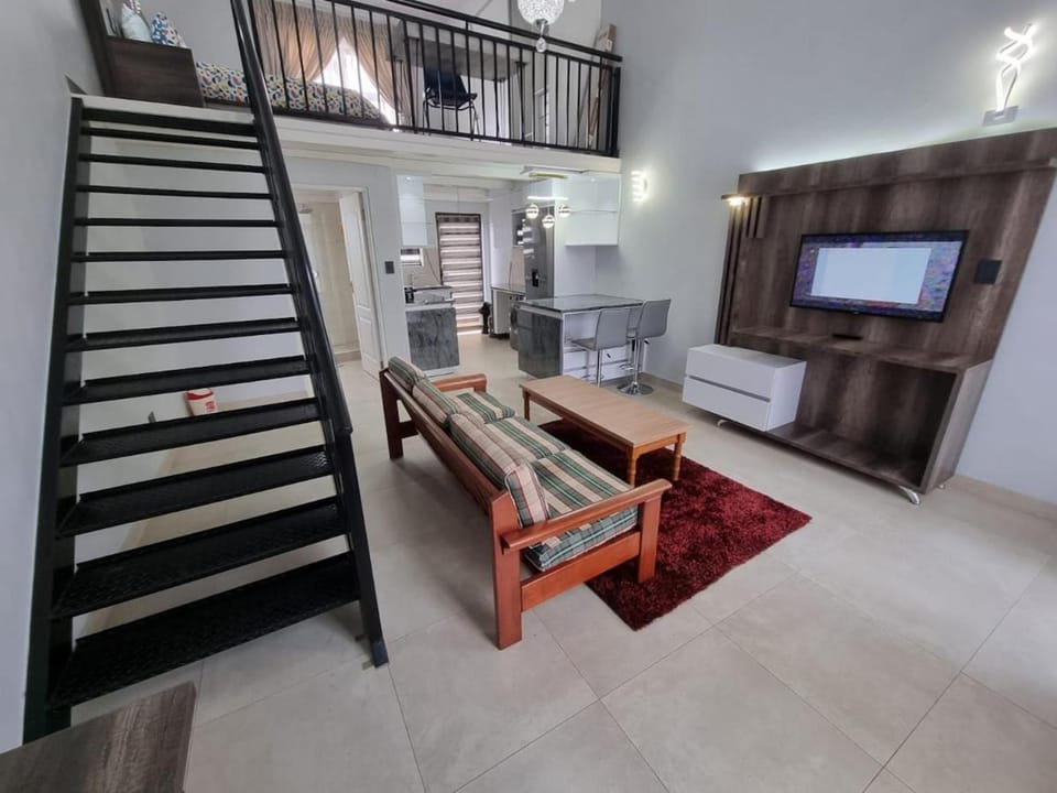 TV and multimedia, Kitchen or kitchenette, Living room, Dining area, oven, stove