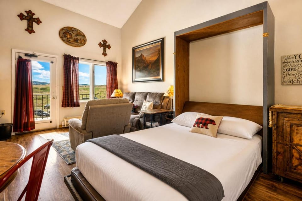 Cozy Loft Condo Near Granby Ranch House in Granby