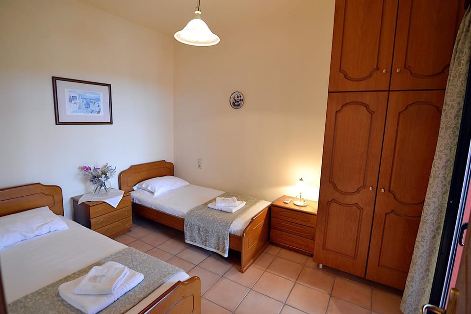 Day, Bedroom
