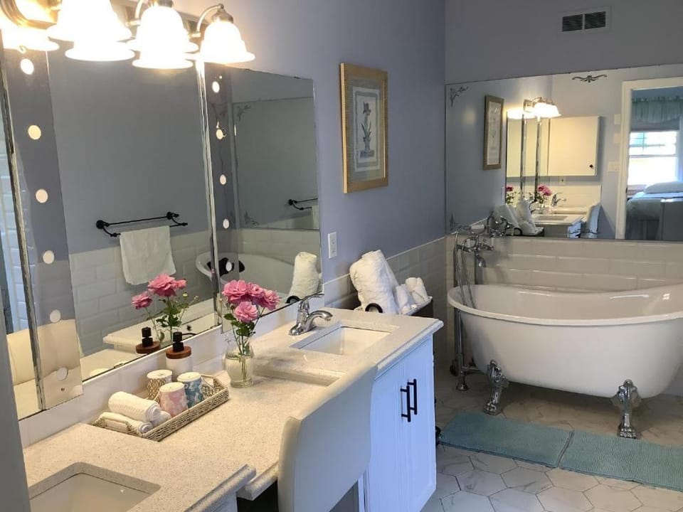 Bathroom, Bath
