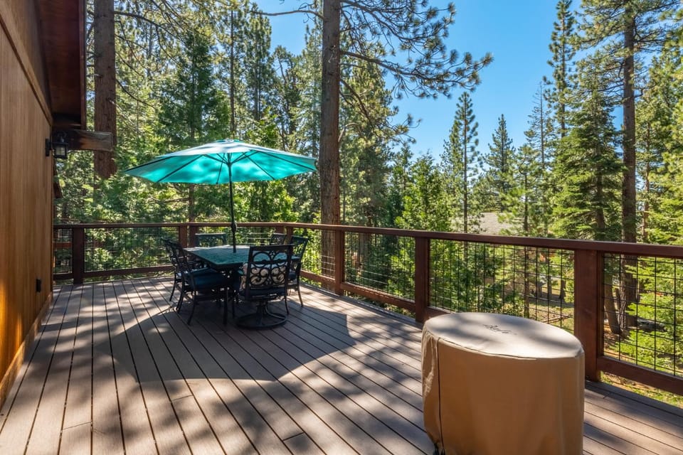 North Shore - Windsor Pines Retreat House in Tahoe Vista
