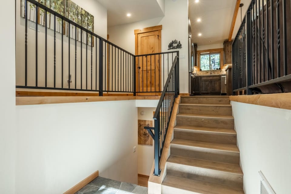 North Shore - Windsor Pines Retreat House in Tahoe Vista