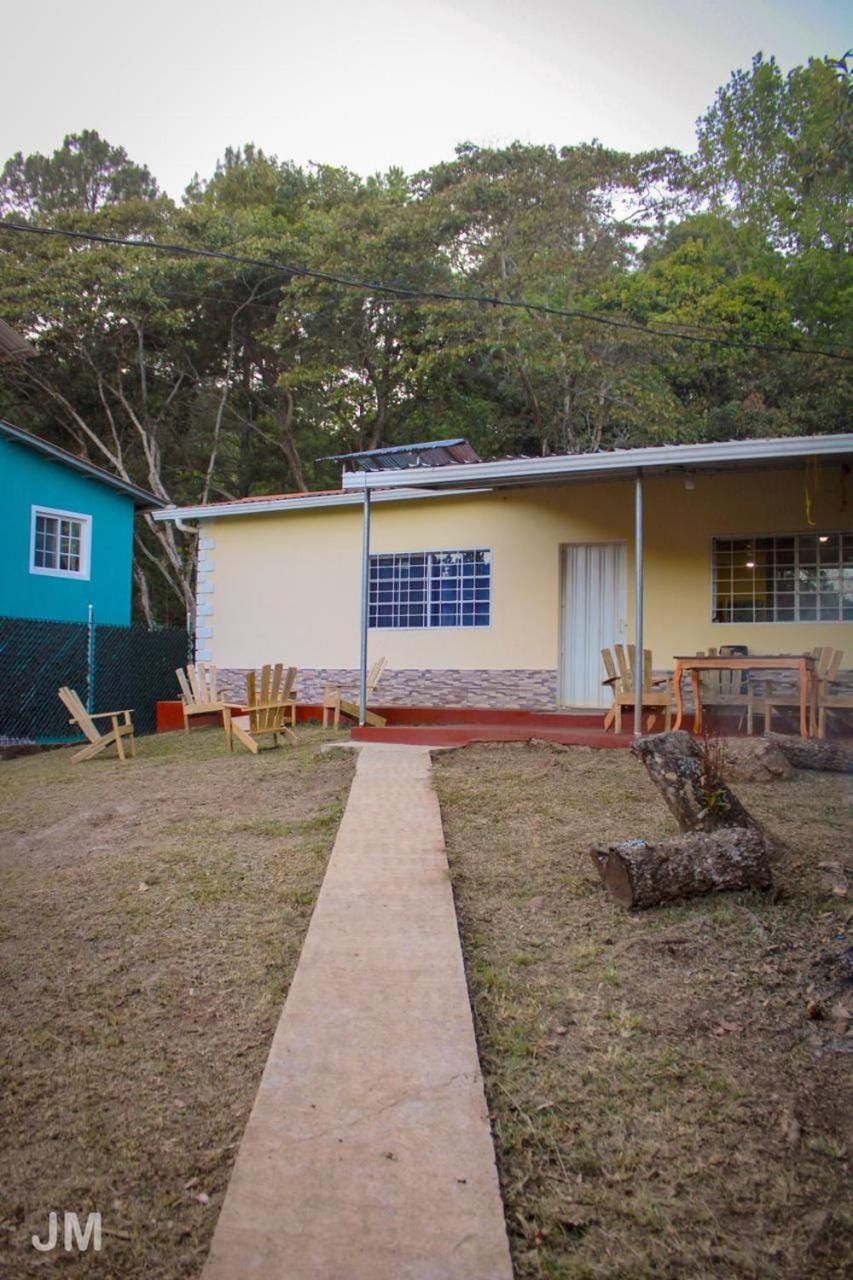 la Casita del Sendero las Golondrinas del Valle House in Francisco Morazán Department