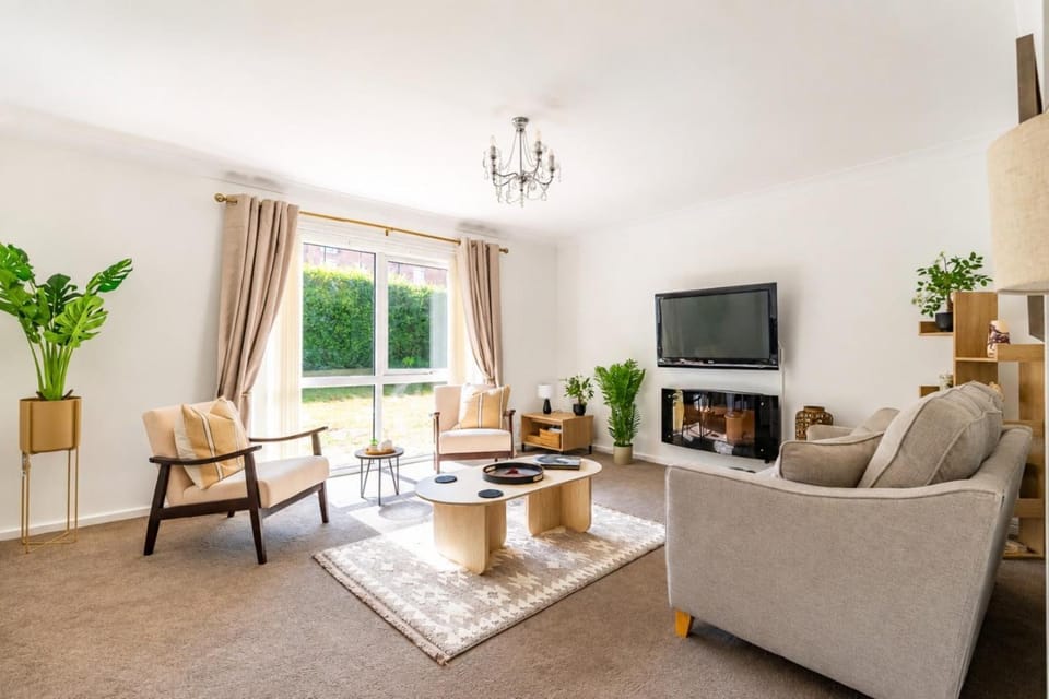 TV and multimedia, Living room, Seating area
