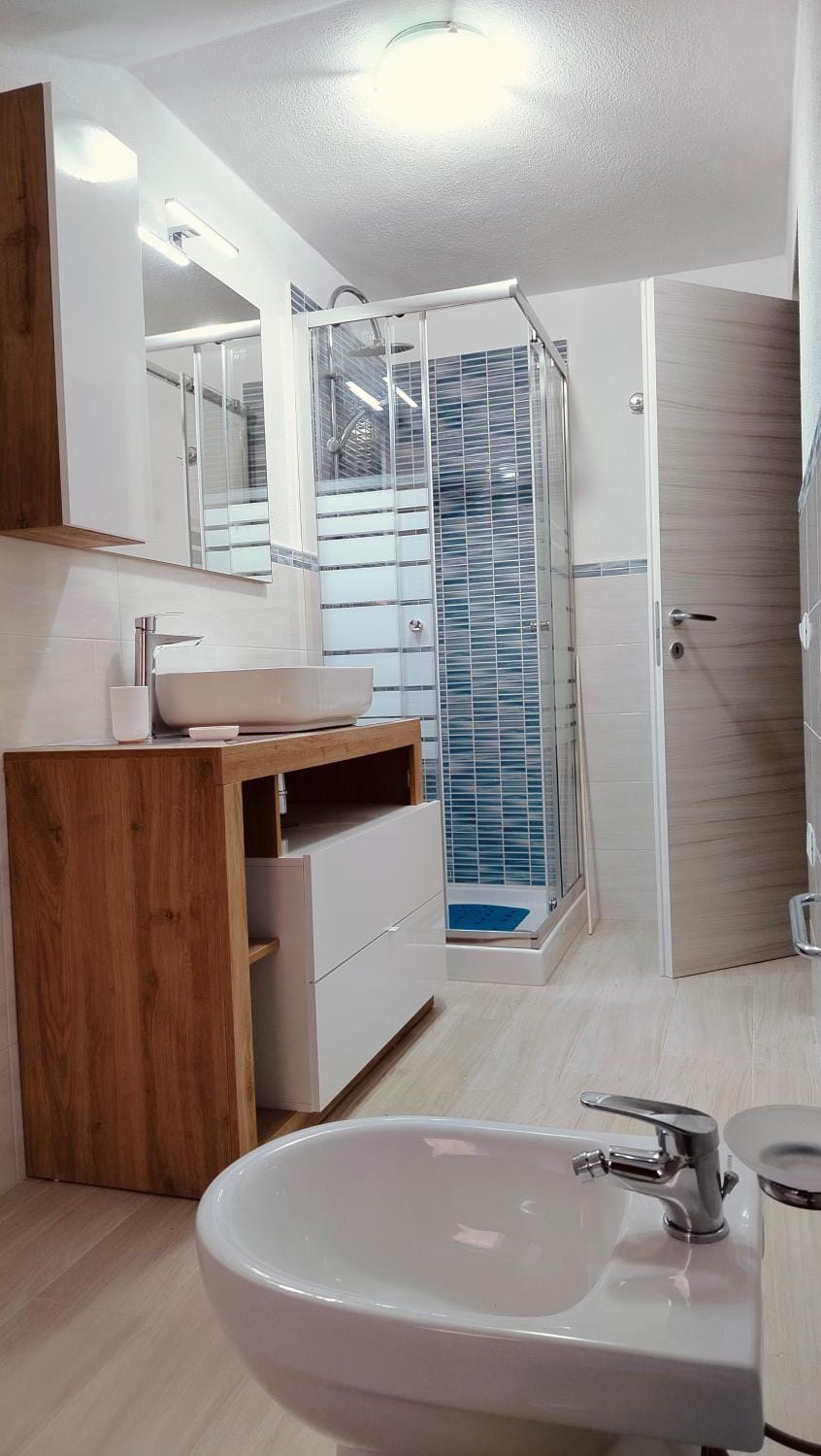 Shower, Bathroom