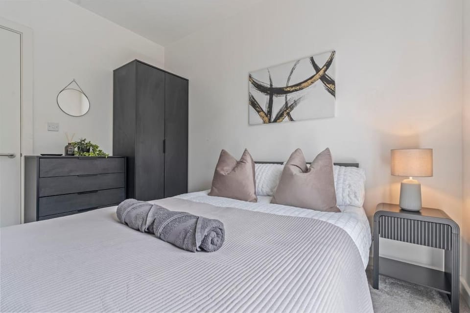 Modern 2BR Wembley Stay Sleeps 8 5-Min Walk to Stadium Apartment in Wembley