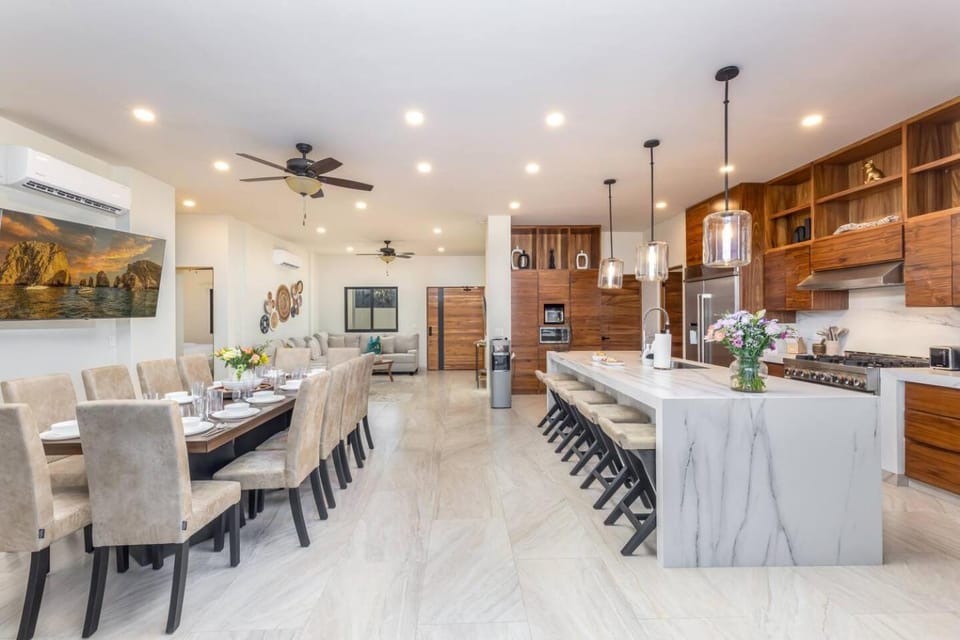 8BR Beach Estate, Pool, Hot Tub, 4 Villas House in Baja California Sur