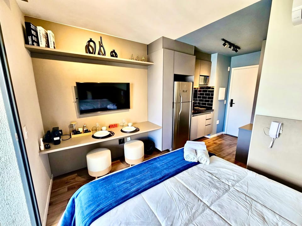 Studio Novíssimo Metrô Campo Belo! Piscina Ar Wifi TV LCD Academia CoWorking Portaria 24h Guarda Malas! 5min Metrô 8min Congonhas Apartment in Sao Paulo City