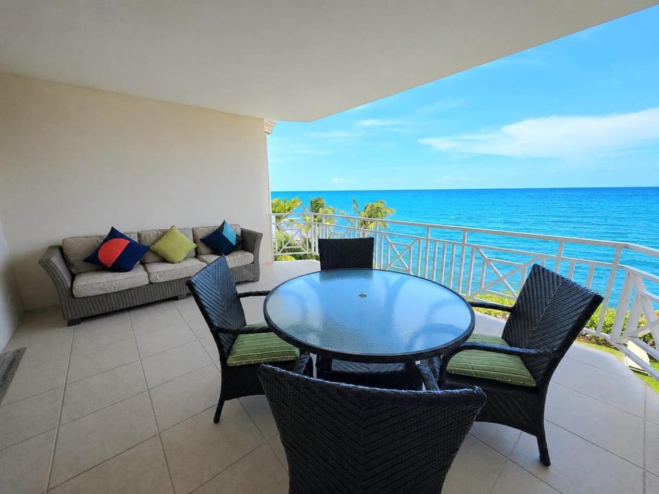 Patio, View (from property/room), Balcony/Terrace, Dining area, Sea view