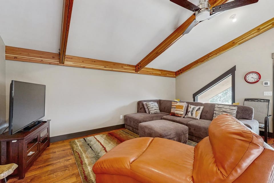 TV and multimedia, Living room, Seating area