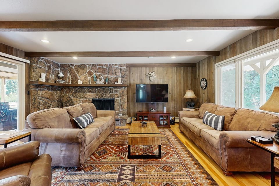 TV and multimedia, Living room, Seating area