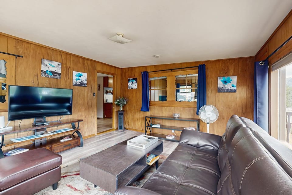TV and multimedia, Living room, Seating area