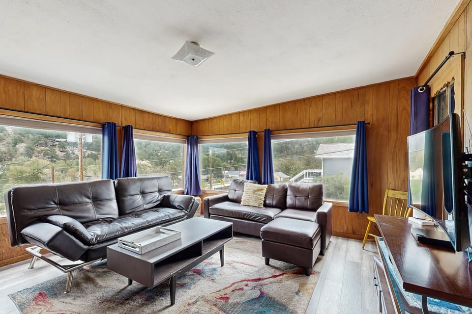 TV and multimedia, Living room, Seating area