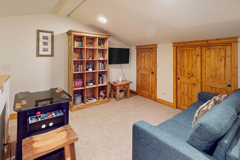 TV and multimedia, Living room, Seating area