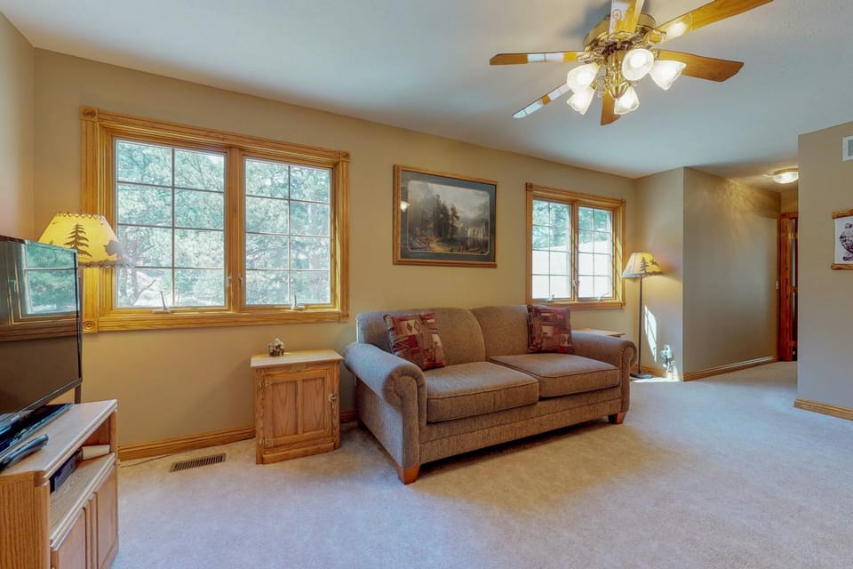 TV and multimedia, Living room, Seating area