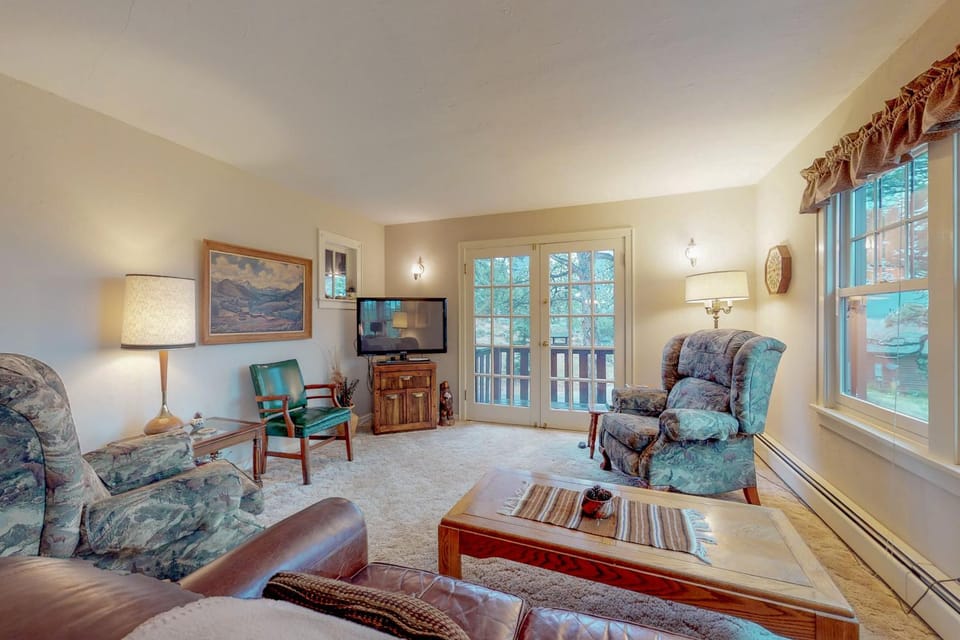 TV and multimedia, Living room, Seating area