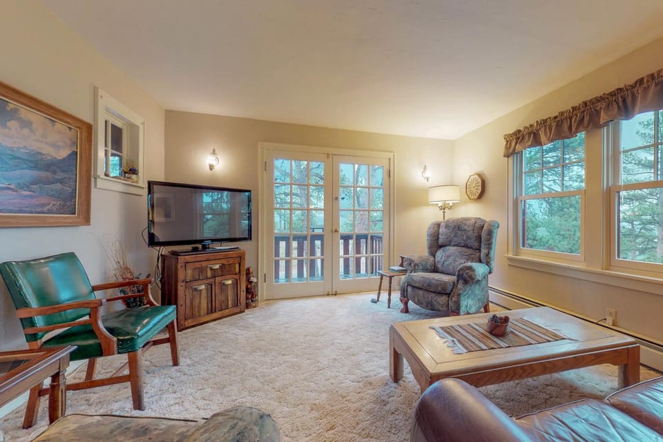 TV and multimedia, Living room, Seating area