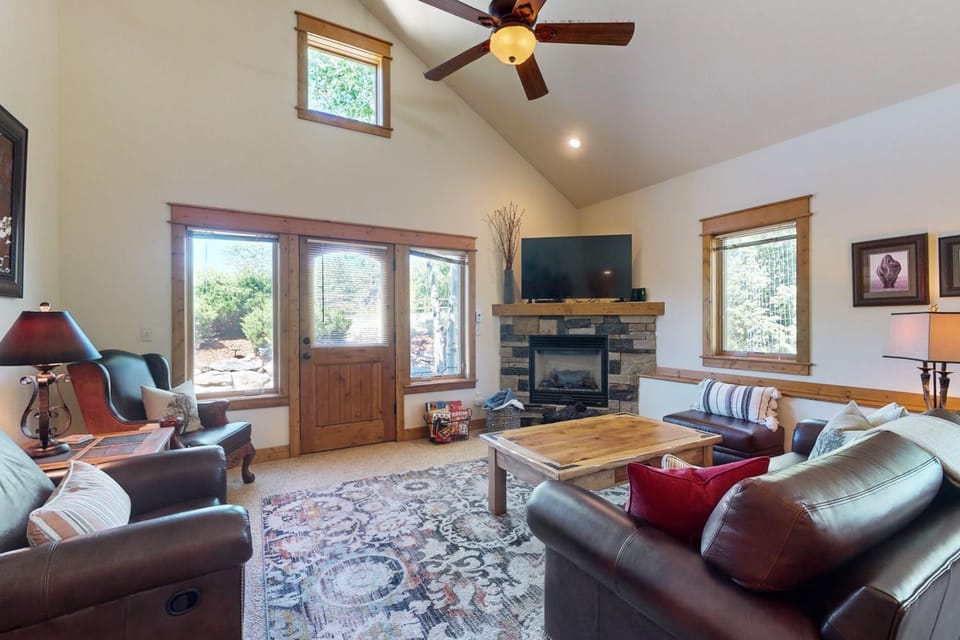 TV and multimedia, Living room, Seating area
