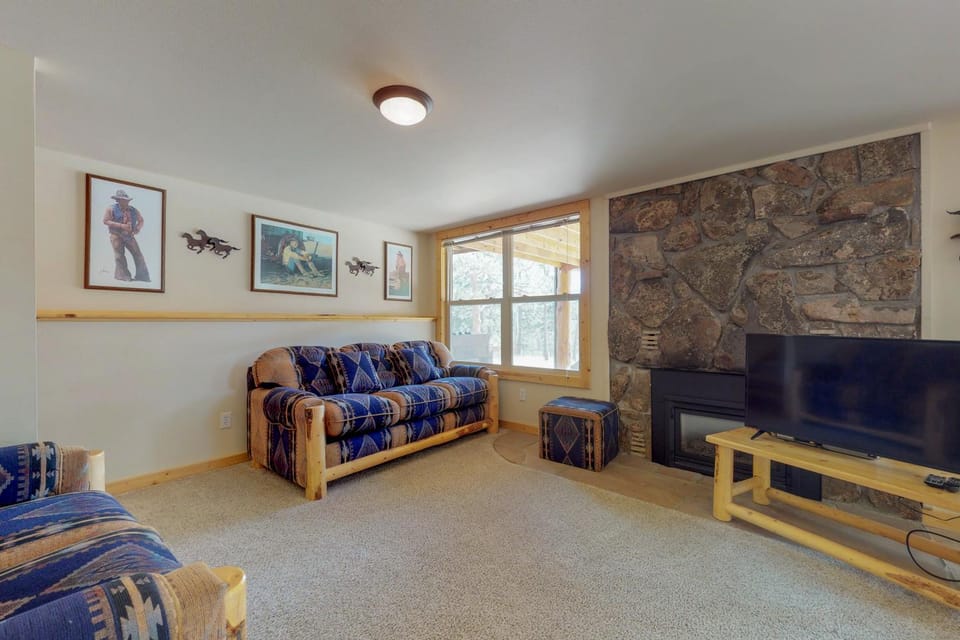 TV and multimedia, Living room, Seating area