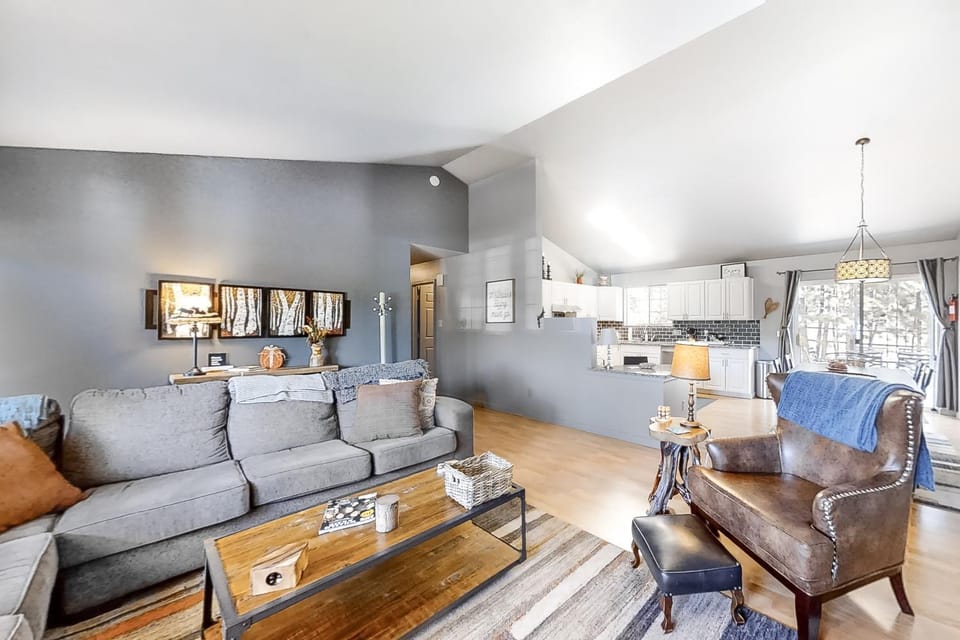 TV and multimedia, Living room, Seating area