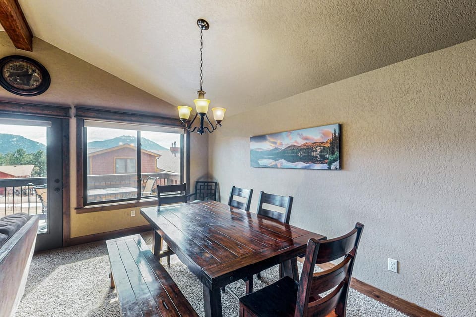 Seating area, Dining area